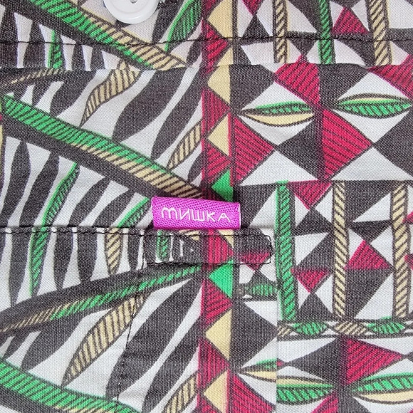 MNWKA Mens Button Down Shirt Red Green Black Tribal Design Size M - Picture 4 of 10